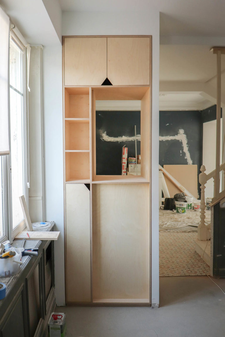 meuble placard d'entrée contemporain en bois contreplaqué bouleau dans une maison bourgeoise poignée à Nantes Atelier ma-ma